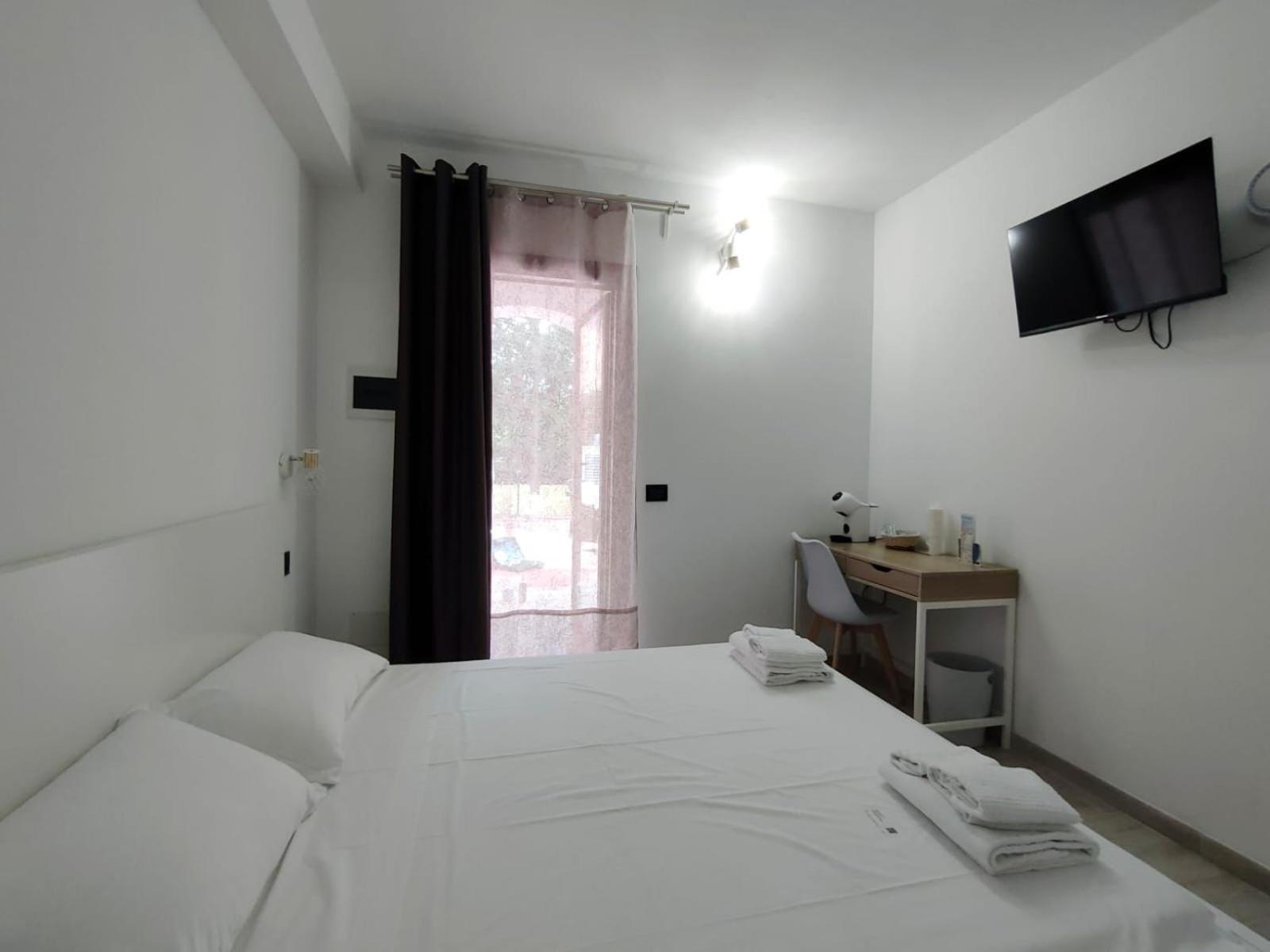 Zenia Rooms Сан-Теодоро Экстерьер фото